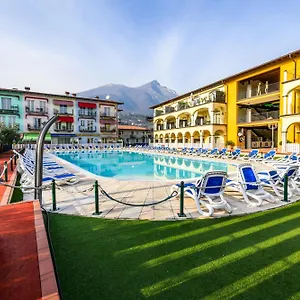 Giardino Dei Colori 107 - Pool&fitness Appartamento